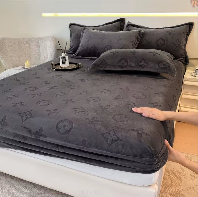 Lush Velvet Bed Set (With Pillowcases)