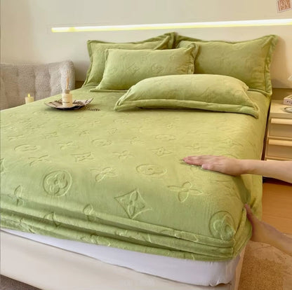 Lush Velvet Bed Set (With Pillowcases)