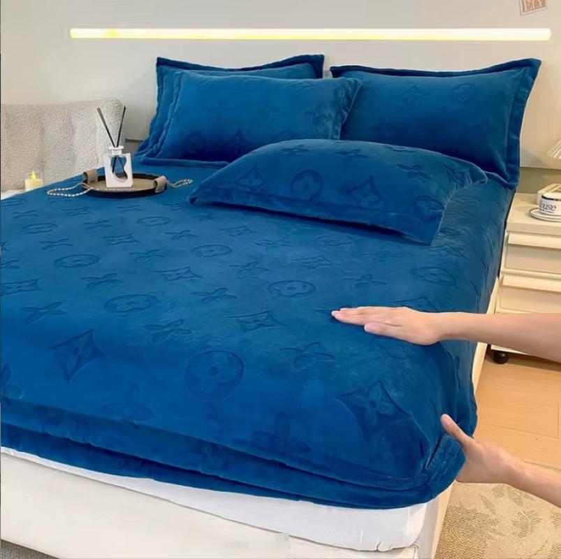 Lush Velvet Bed Set (With Pillowcases)