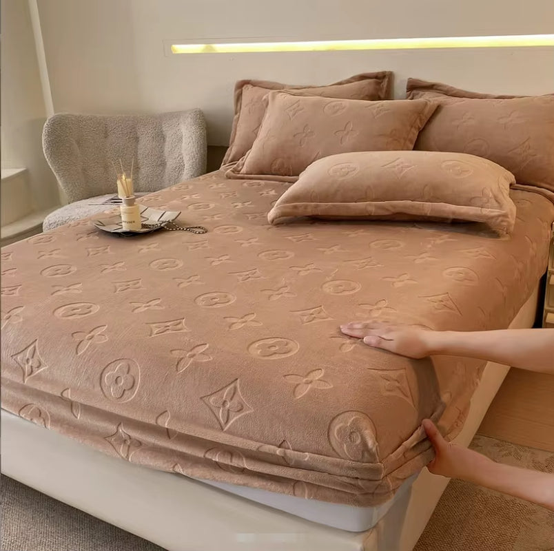 Lush Velvet Bed Set (With Pillowcases)